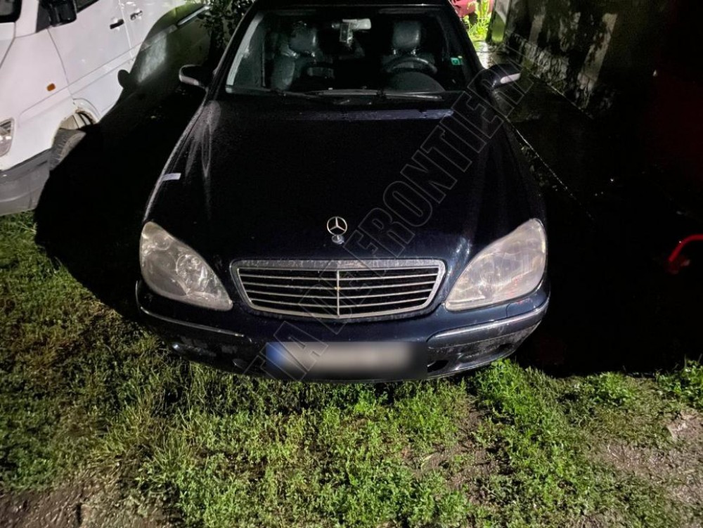 Și-a procurat un Mercedes cu 1600 de euro, dar când s-a întâlnit cu poliția, a rămas fără mașină